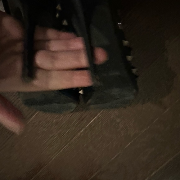 Valentino Garavani Rockstud t-strap - Picture 14 of 16